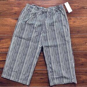 Uniqlo Navy and White Striped Crop Pants New with tags purchased in Japan